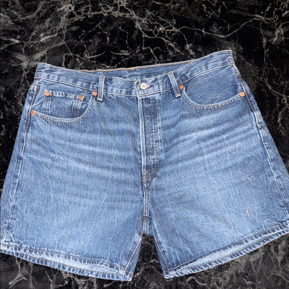 Levi's women Mom Jean Shorts